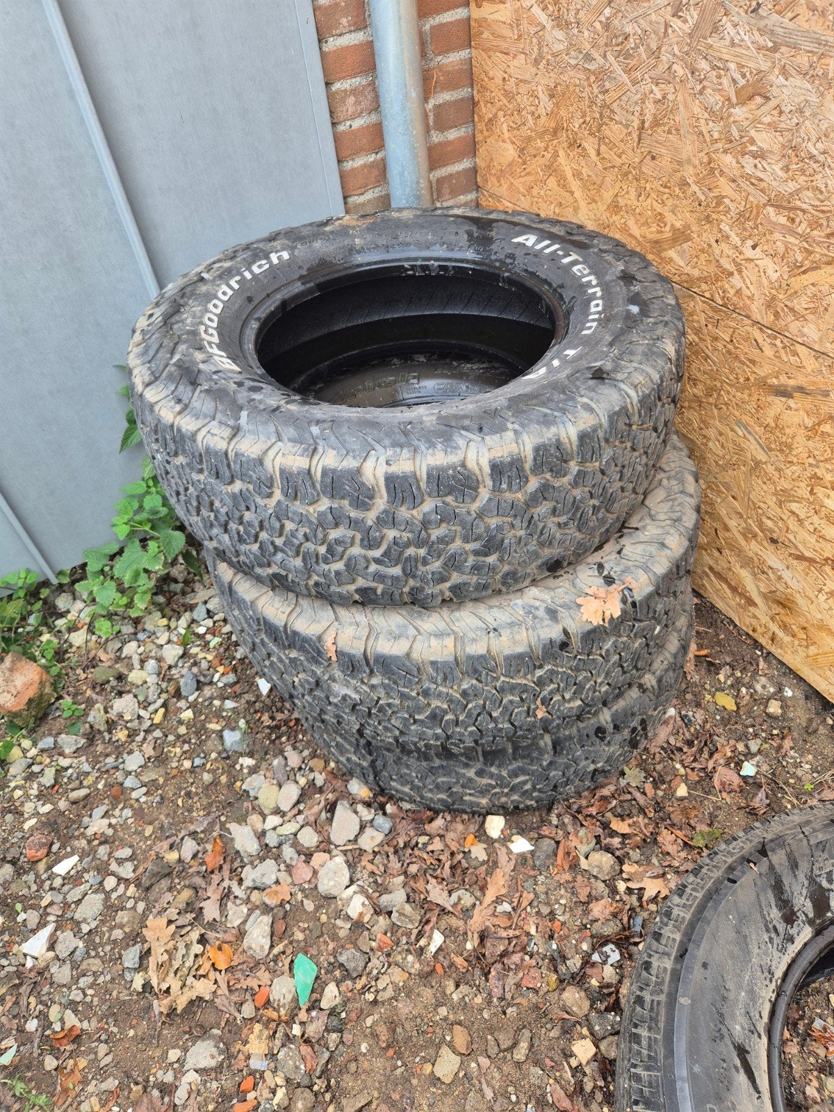 3 BF Goodrich All-Terrain banden 265/70R17 en 1 maal 265/65, Ophalen, Gebruikt, 265 mm, 17 inch