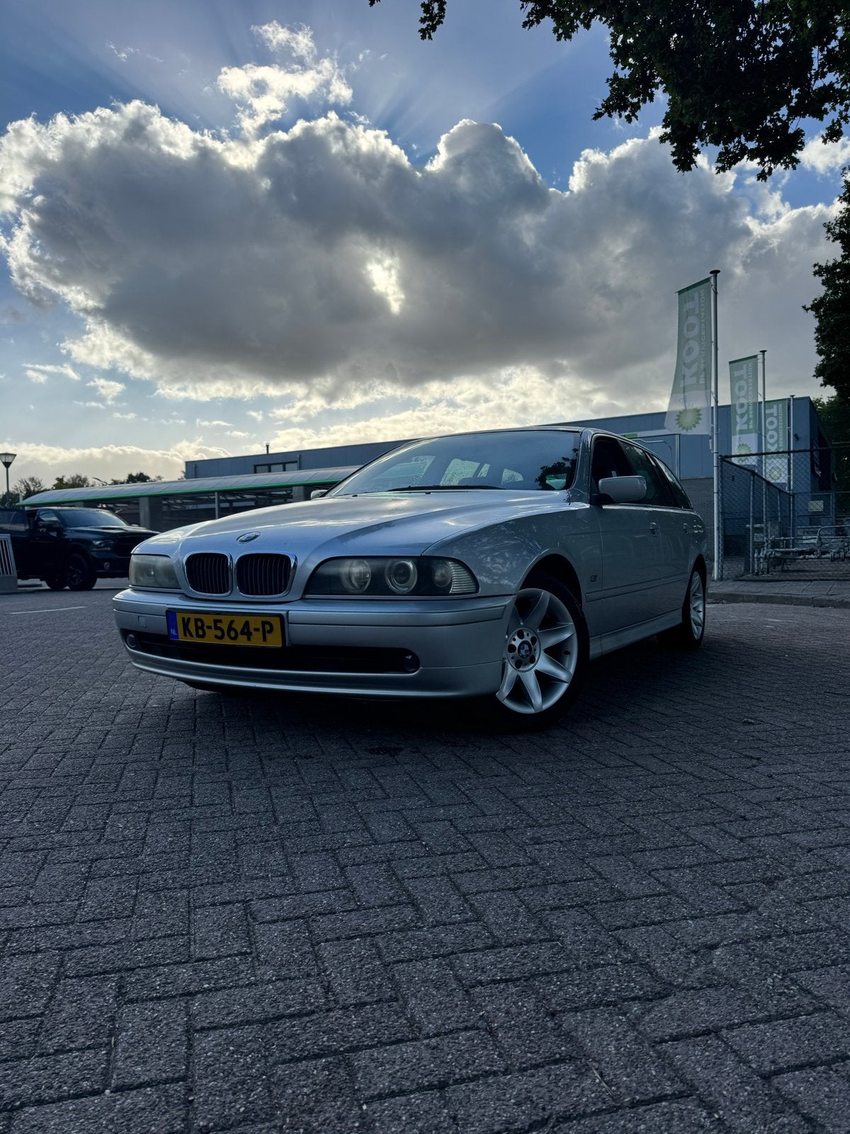 BMW 520i e39, 2171 cc, Achterwielaandrijving, Zwart, Leder