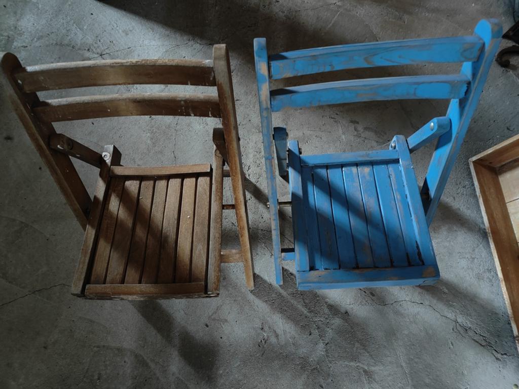 Twee houten klapstoelen voor kinderen, Ophalen, Gebruikt