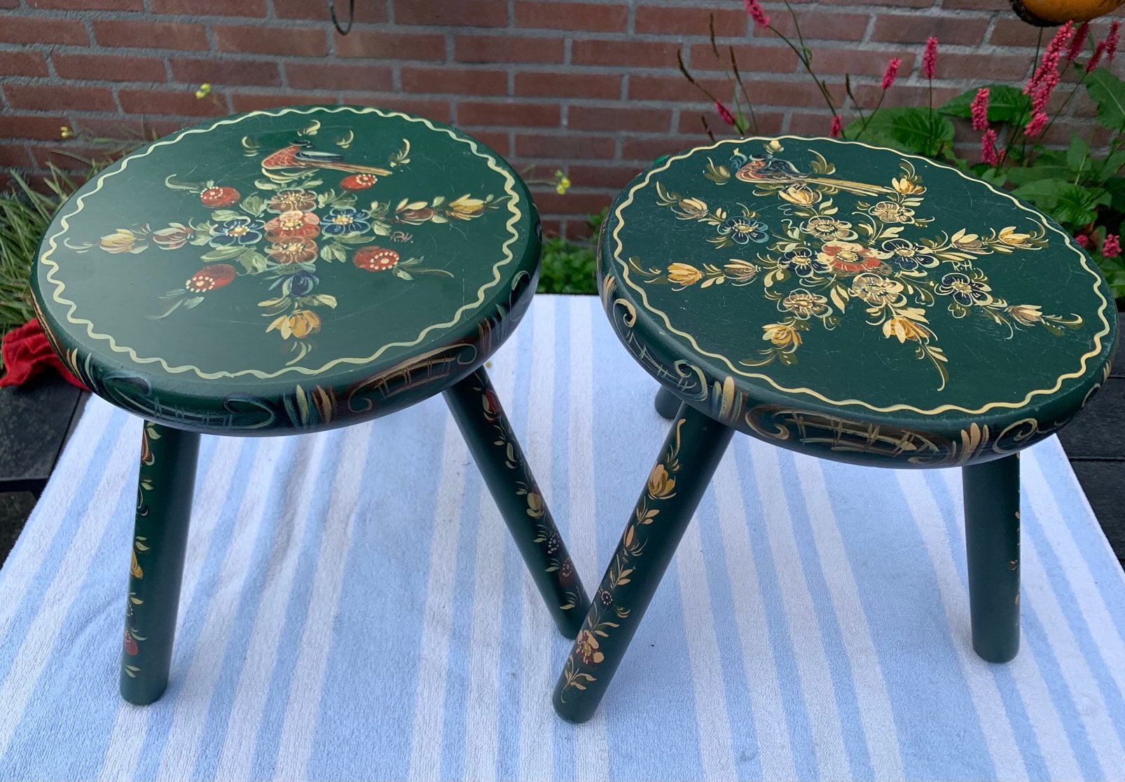 2 handgeschilderde vintage krukjes uit Hindeloopen, Ophalen of Verzenden