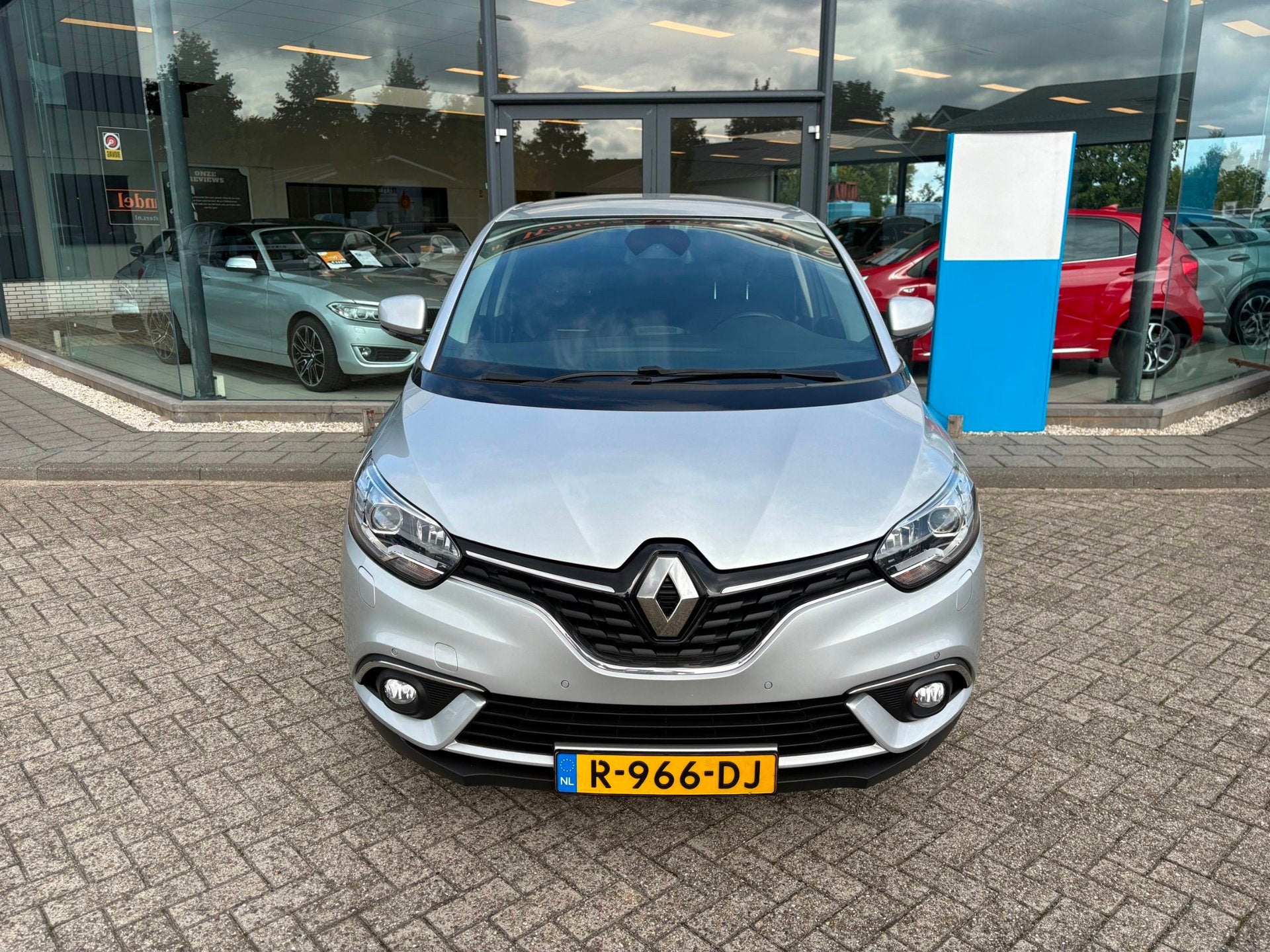 Renault Scénic 1.3 TCe Intens, Auto's, Voorwielaandrijving, Dealer onderhouden, Gebruikt, 4 cilinders