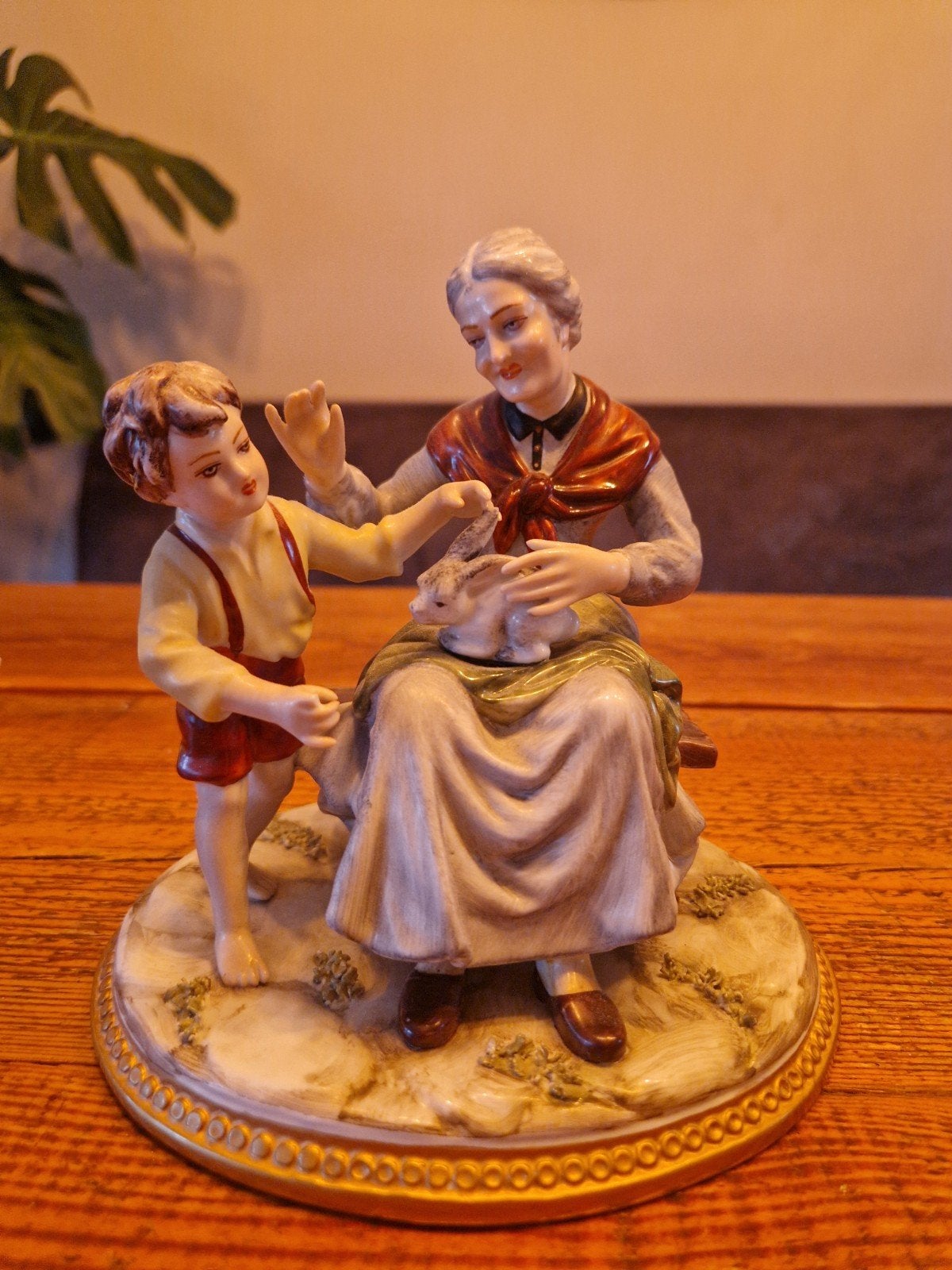Beeltje Italiaans Capodimonte-stijl porselein., Ophalen of Verzenden