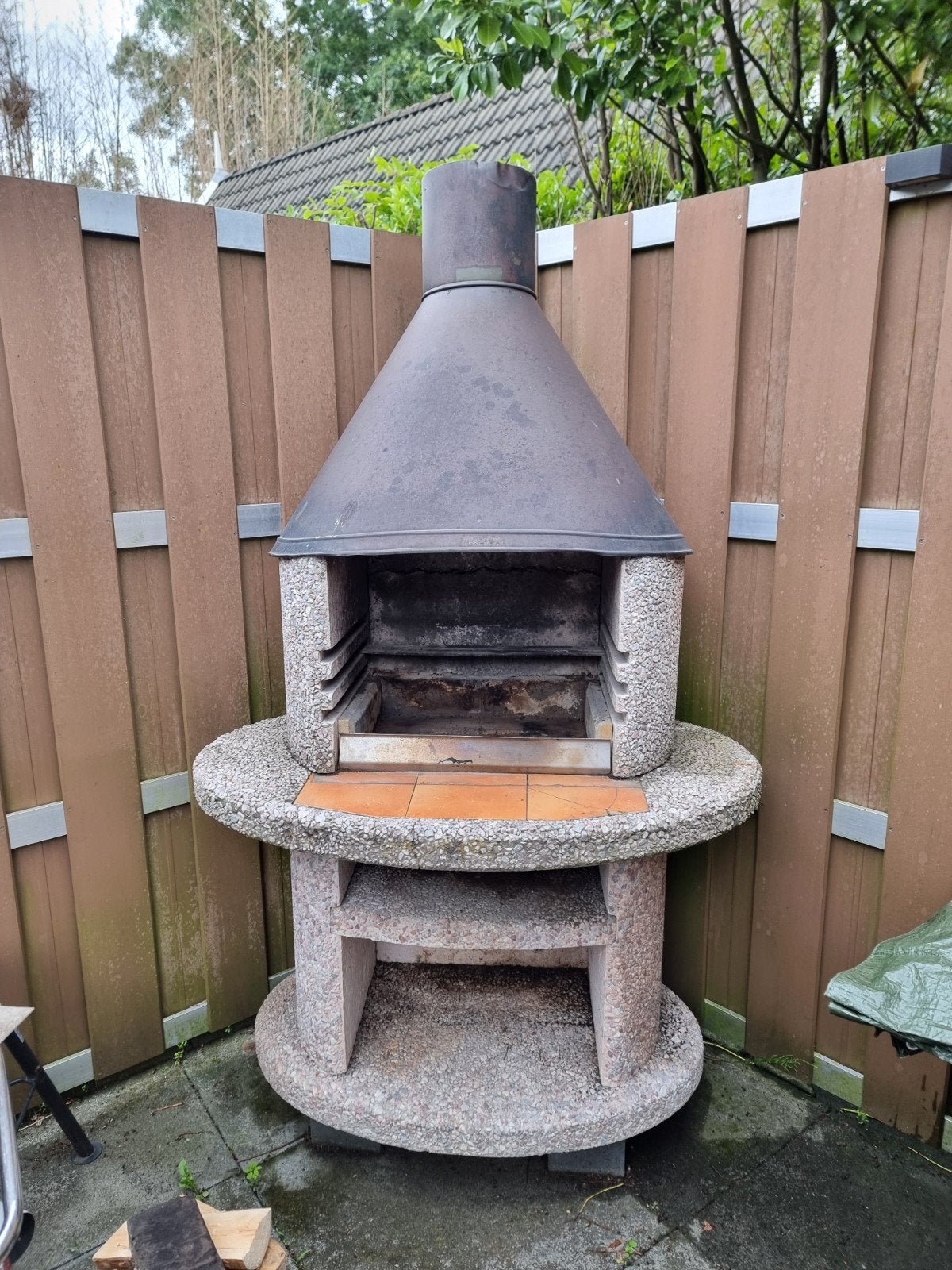 Tuinhaard met grill in uitstekende staat, Ophalen, Zo goed als nieuw