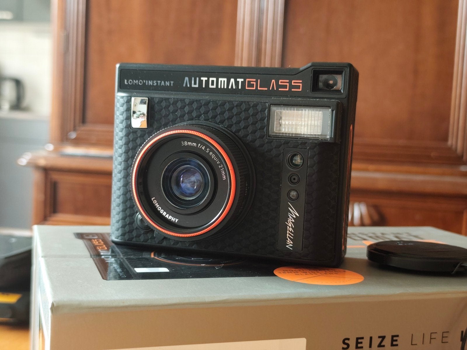 Lomo 'Instant Automat Glass Magellan Edition in doos, Ophalen of Verzenden, Zo goed als nieuw, Polaroid, Overige Merken