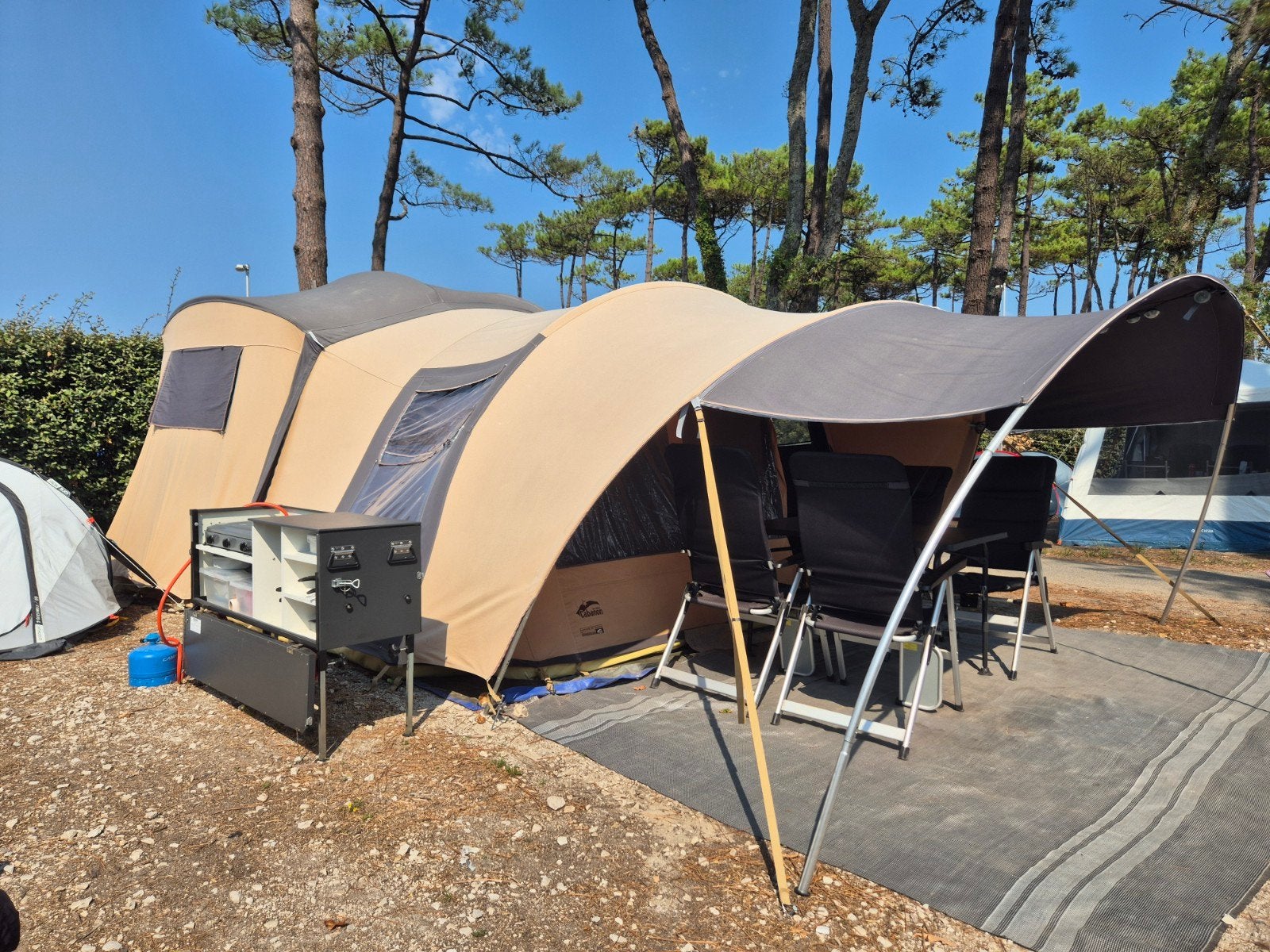 Cabanon manga incl voortent, keuken en luxe panorama luifel, Ophalen