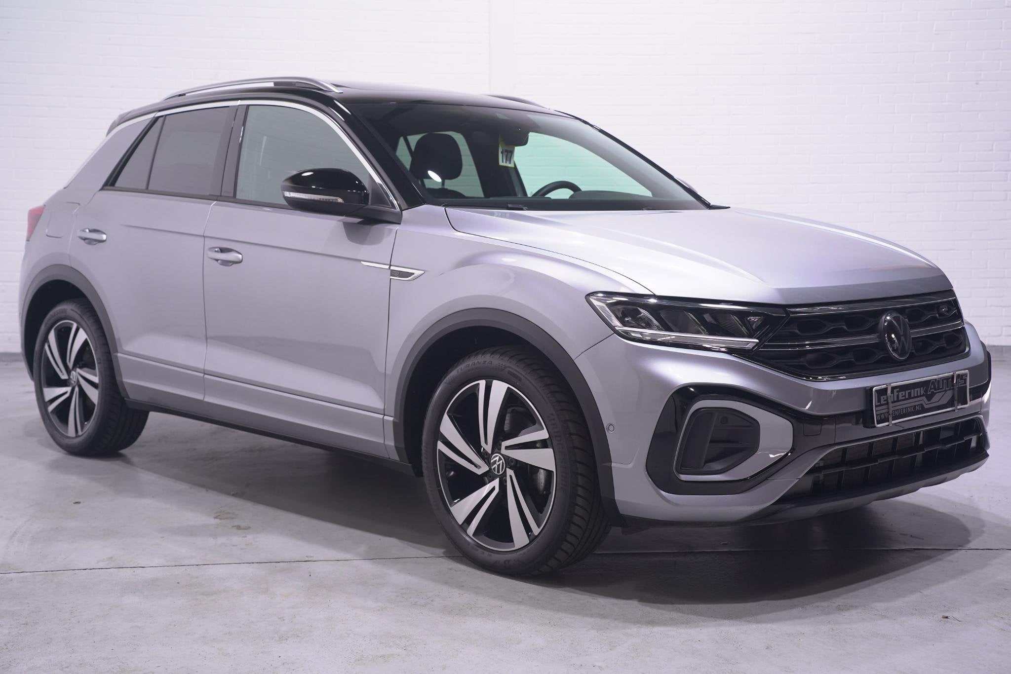 Volkswagen T-Roc 1.5 TSI R-Line Apple Carplay Panodak Stoelv, Stof, Euro 6, 4 cilinders, 150 pk