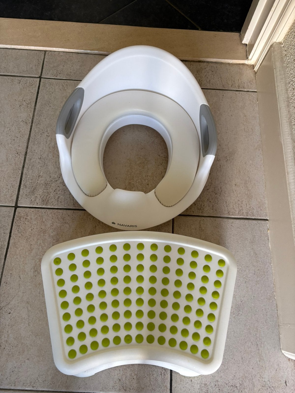Gratis wc bril verkleiner en krukje, Ophalen, Zo goed als nieuw