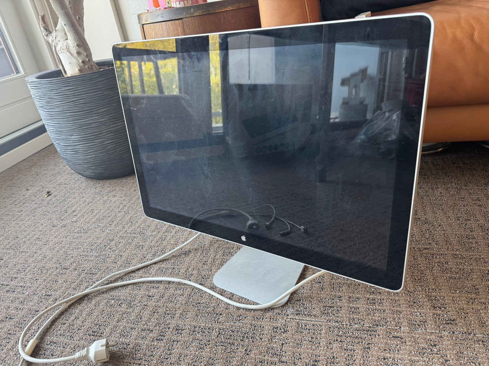 Foto 3 van Apple LED Cinema Display 24 inch – werkend met beeldstoring