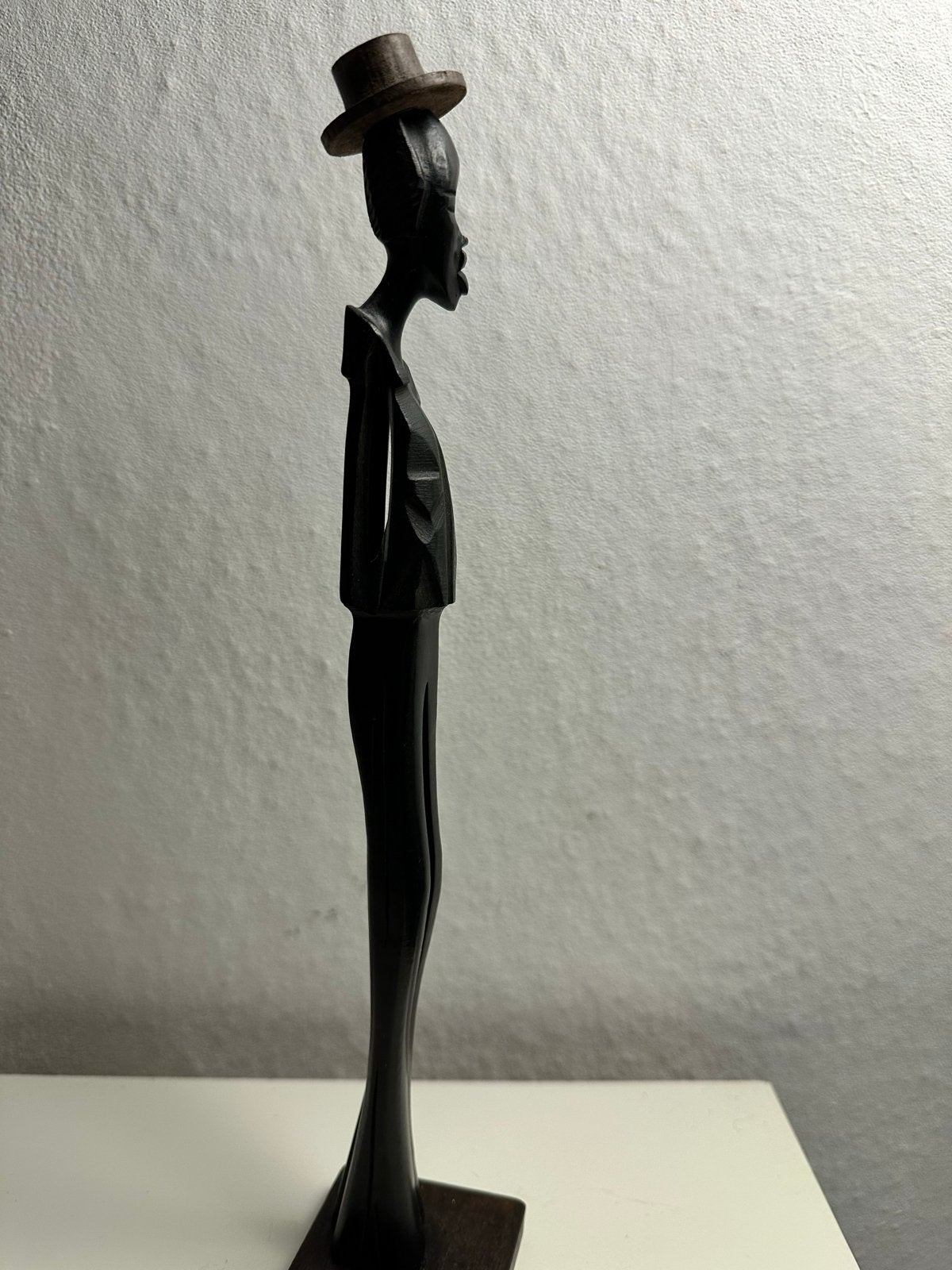 Houten Afrikaans Beeld - Man met Hoed, Antiek en Kunst, Ophalen of Verzenden, Handgemaakt, 20 - 50 cm, Beeld