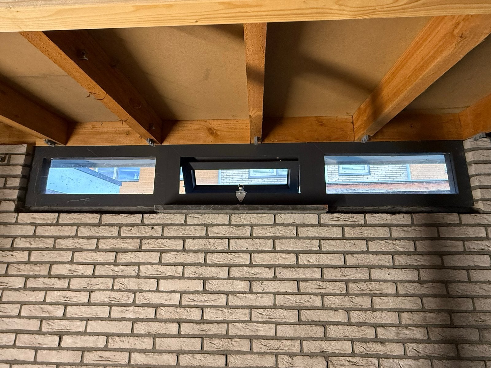 Raamkozijn - 323 cm breed x 35 cm hoog, Doe-het-zelf en Verbouw, Ophalen, Gevelraam of Ruit, Gebruikt, Minder dan 80 cm