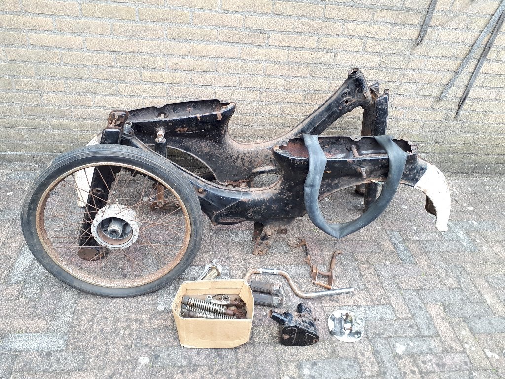 Honda C310 C310S onderdelen opknapper slechte staat frame, Ophalen, Gebruikt, Frame, Overige merken