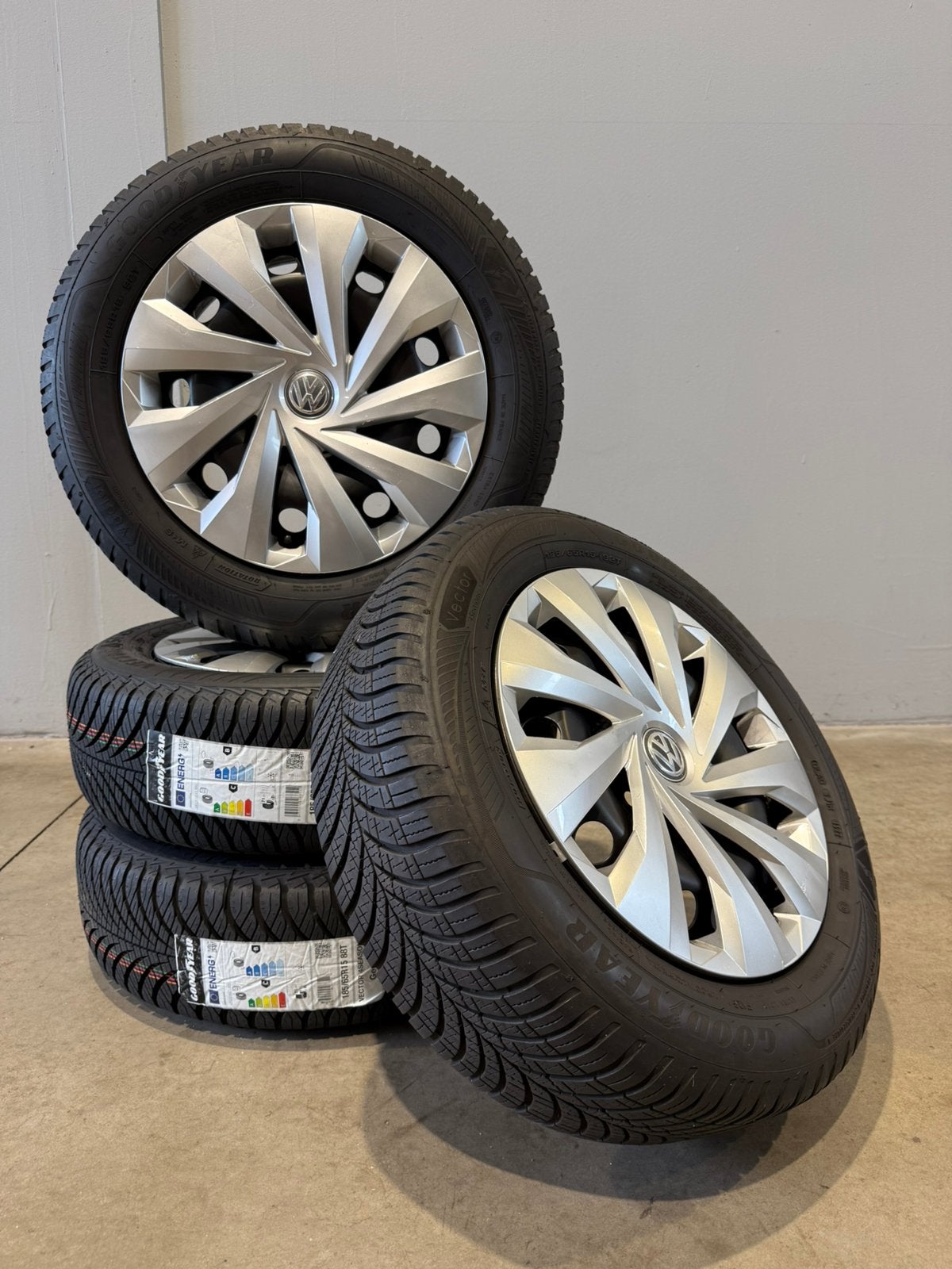 5x100 volkswagen polo allseason 15 inch 185/65R15, Auto-onderdelen, Banden en Velgen, Ophalen, 15 inch, Banden en Velgen, Nieuw