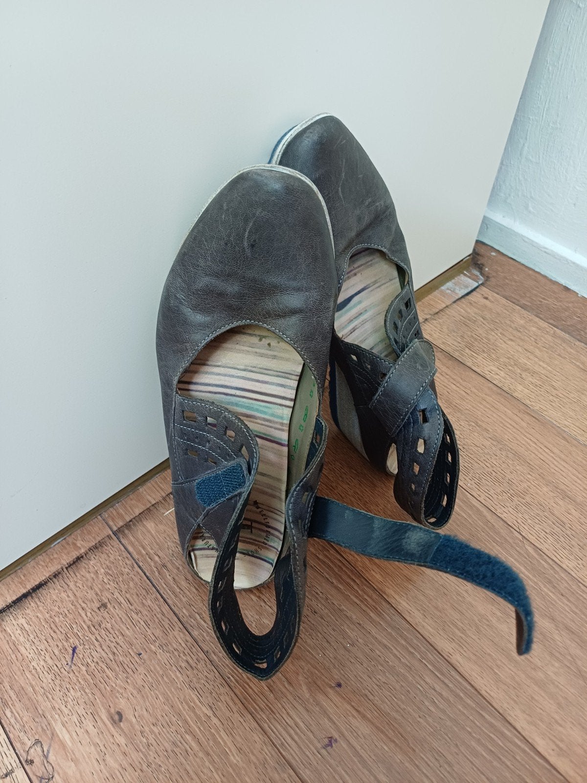 THINK SANDALEN, Kleding | Dames, Schoenen, Ophalen of Verzenden, Zo goed als nieuw, Sandalen of Muiltjes
