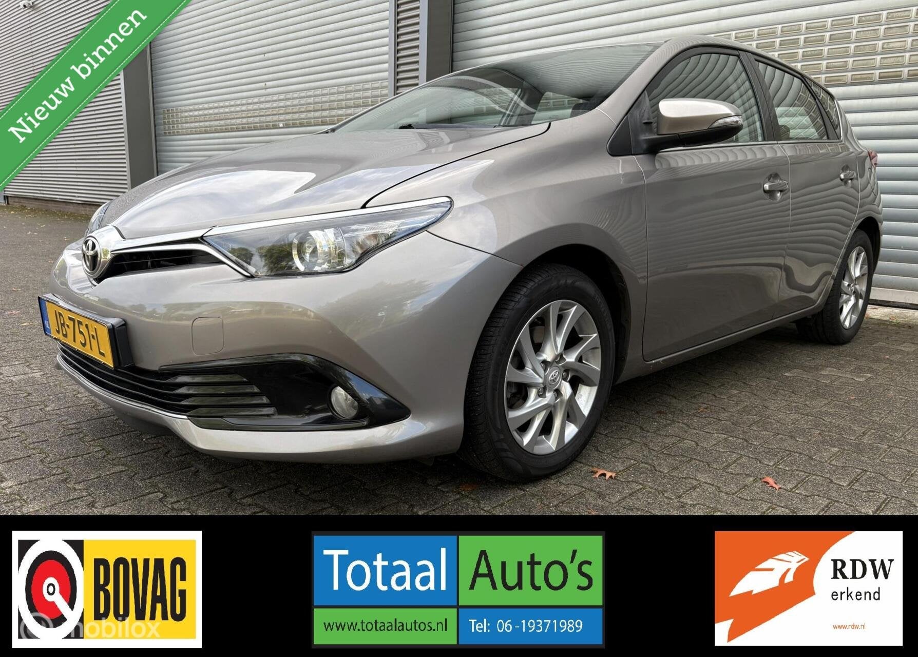 Toyota Auris 85kW/116pk*AUTOMAAT*CRUISE*P-CAMERA*NEDERLANDS*, Dealer onderhouden, 450 kg, Gebruikt, Euro 6