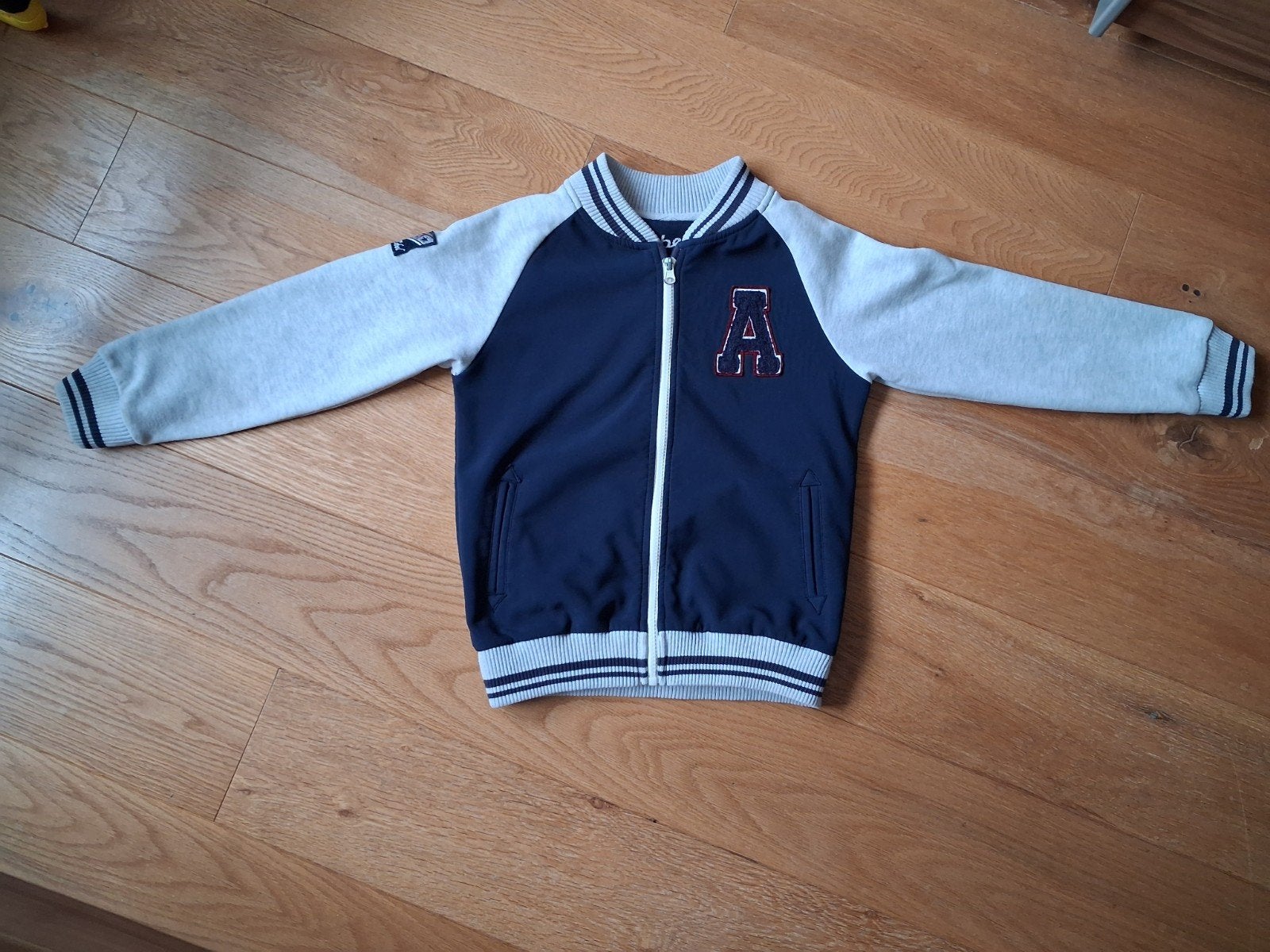 Vest Rebel maat 128/134, Gebruikt, Trui of Vest, Rebel, Ophalen of Verzenden