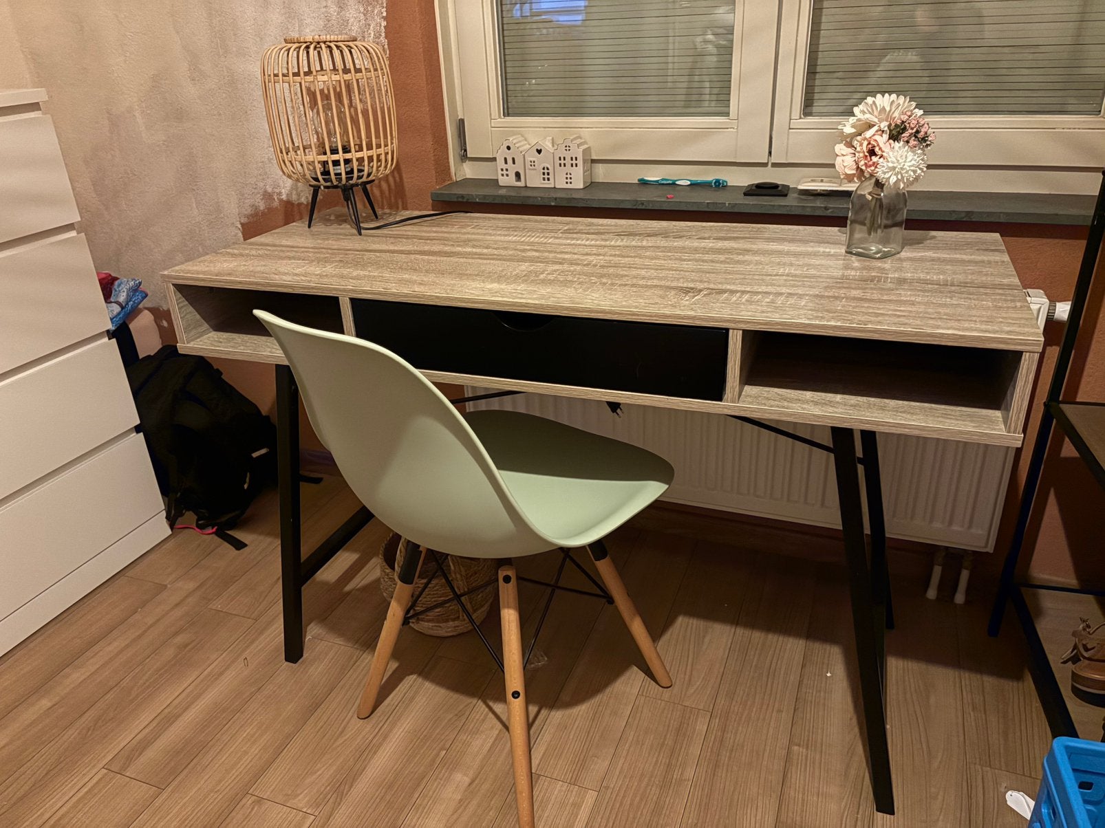 Mooi bureau en stoel, Huis en Inrichting, Ophalen, Zo goed als nieuw, Minder dan 50 cm, 100 tot 150 cm