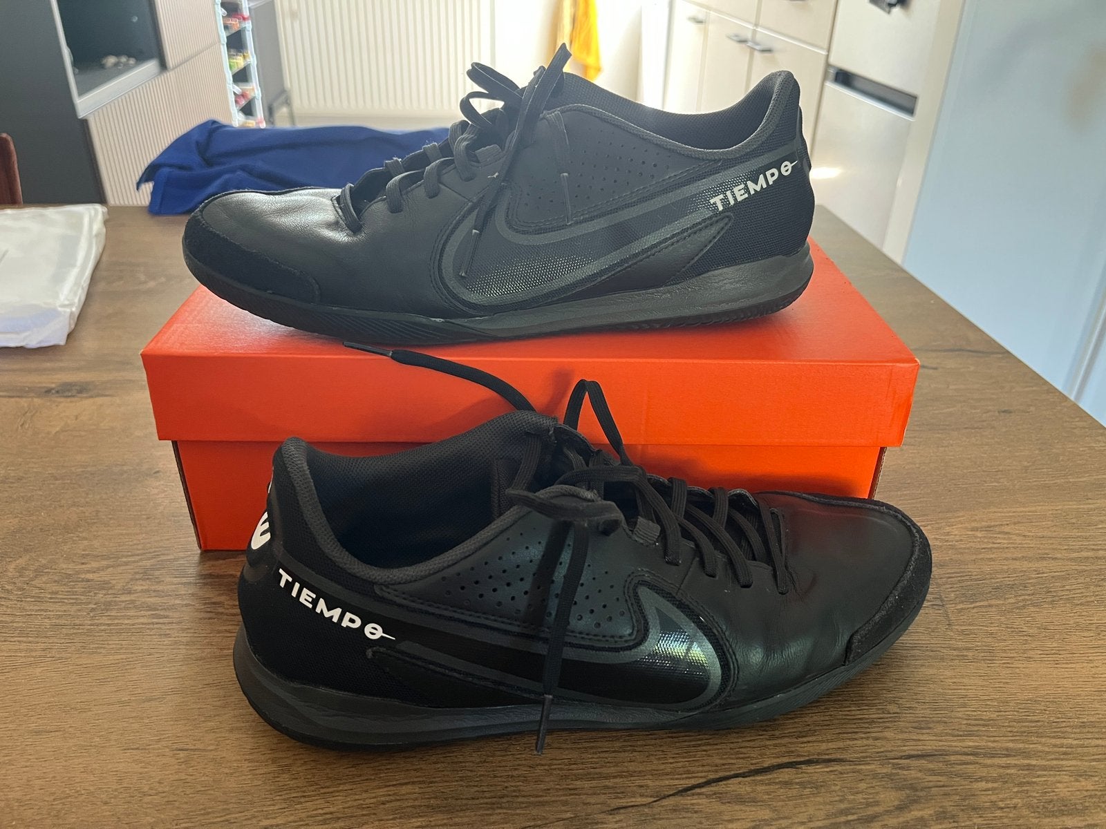 Nike Tiempo Zaalvoetbalschoenen maat 44,5, Maat XL, Ophalen, Gebruikt, Schoenen