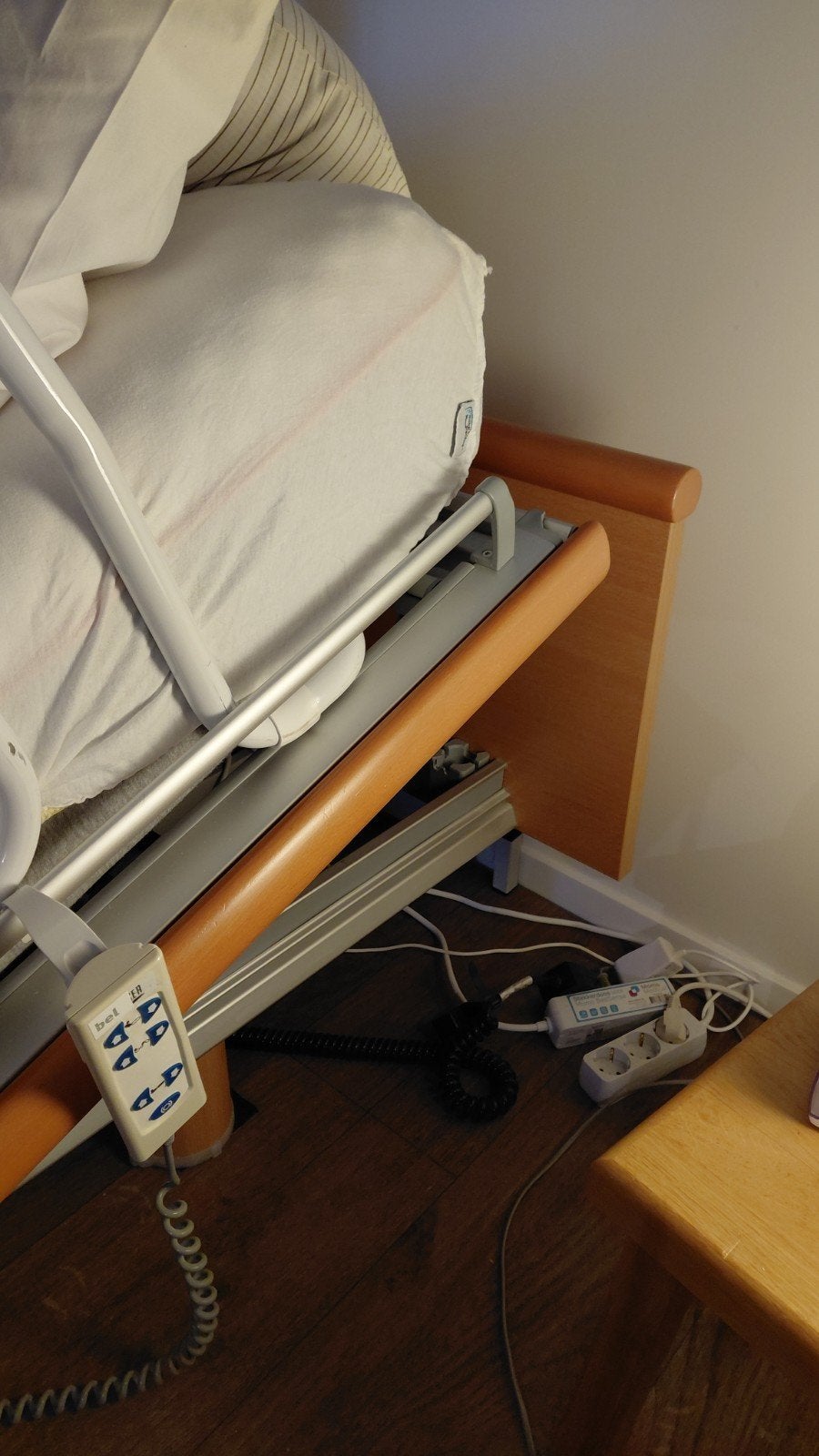 Verstelbaar eenpersoons bed - Volker Pflegbett 3080 ST, Ophalen, 90 cm, Bruin, 200 cm