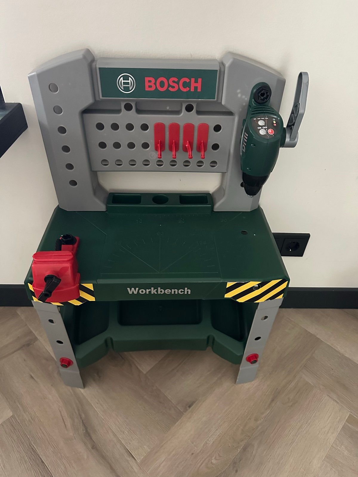 Bosch Werkbank met Boormachine en Accessoires, Ophalen, Gebruikt, Knutselen, Met licht