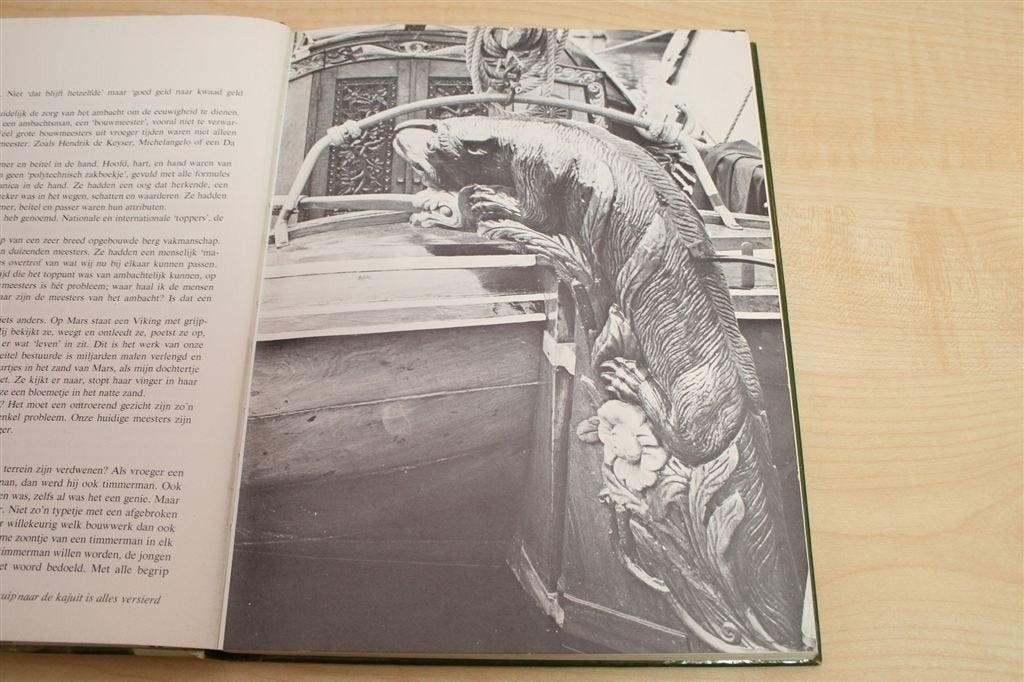 Hakken in Hout — Maritiem Houtsnijwerk & Scheepsversiering, Ophalen of Verzenden, Gelezen, Houtbewerking