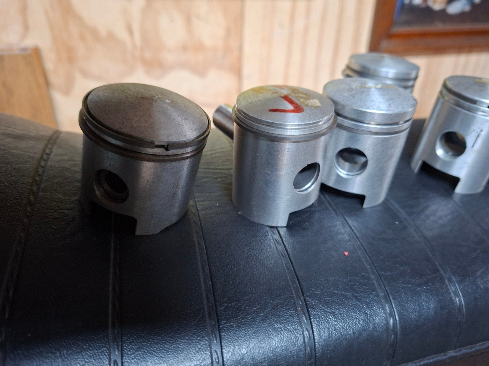 Nieuwe zuigers 3 x70 cc en 4x 50 cc, Ophalen of Verzenden, Nieuw, Cilinder