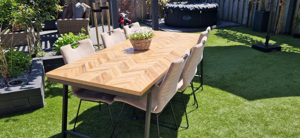 Eettafel visgraat teakhout 200x90 cm met 6 velvet stoelen, Huis en Inrichting, Tafels | Eettafels, Ophalen, Gebruikt, Boheem/industrieel