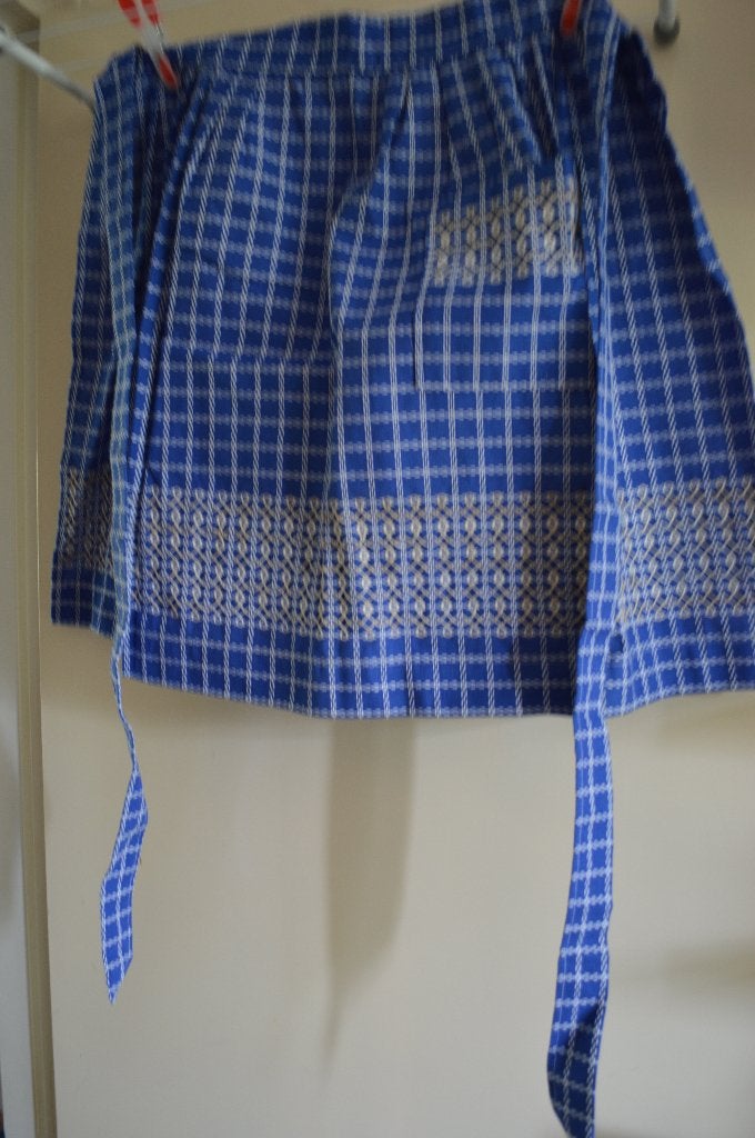 grappig vintage Blauw geruit schort met zakje, Huis en Inrichting, Schort, Ophalen of Verzenden, Textiel overig, Overige merken