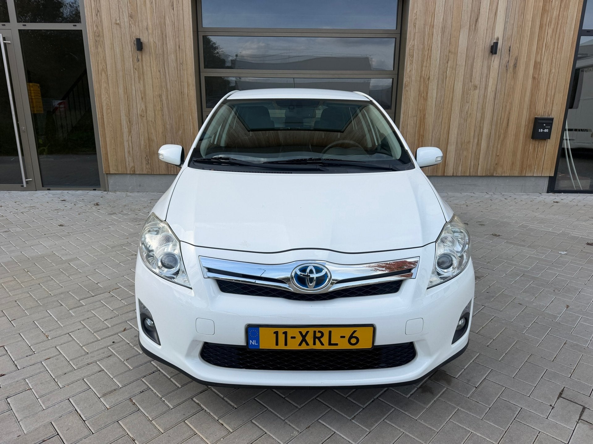Toyota Auris 1.8 Full Hybrid Executive Business 5DRS|Automaa, Auto's, Euro 5, Gebruikt, Zwart, 4 cilinders