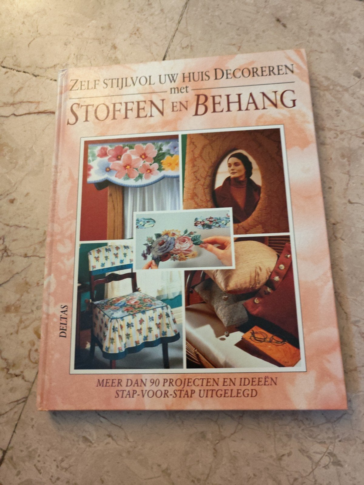Zelf Stijlvol Uw Huis Decoreren met Stoffen en Behang, Ophalen of Verzenden, Zo goed als nieuw, Onbekend, Interieur en Design