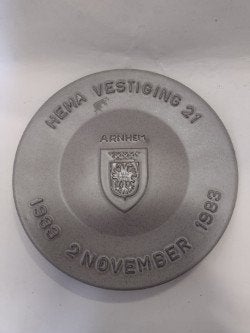 HEMA Arnhem herdenkingsbord 2 nov. 1983 - Heijenoord, Ophalen