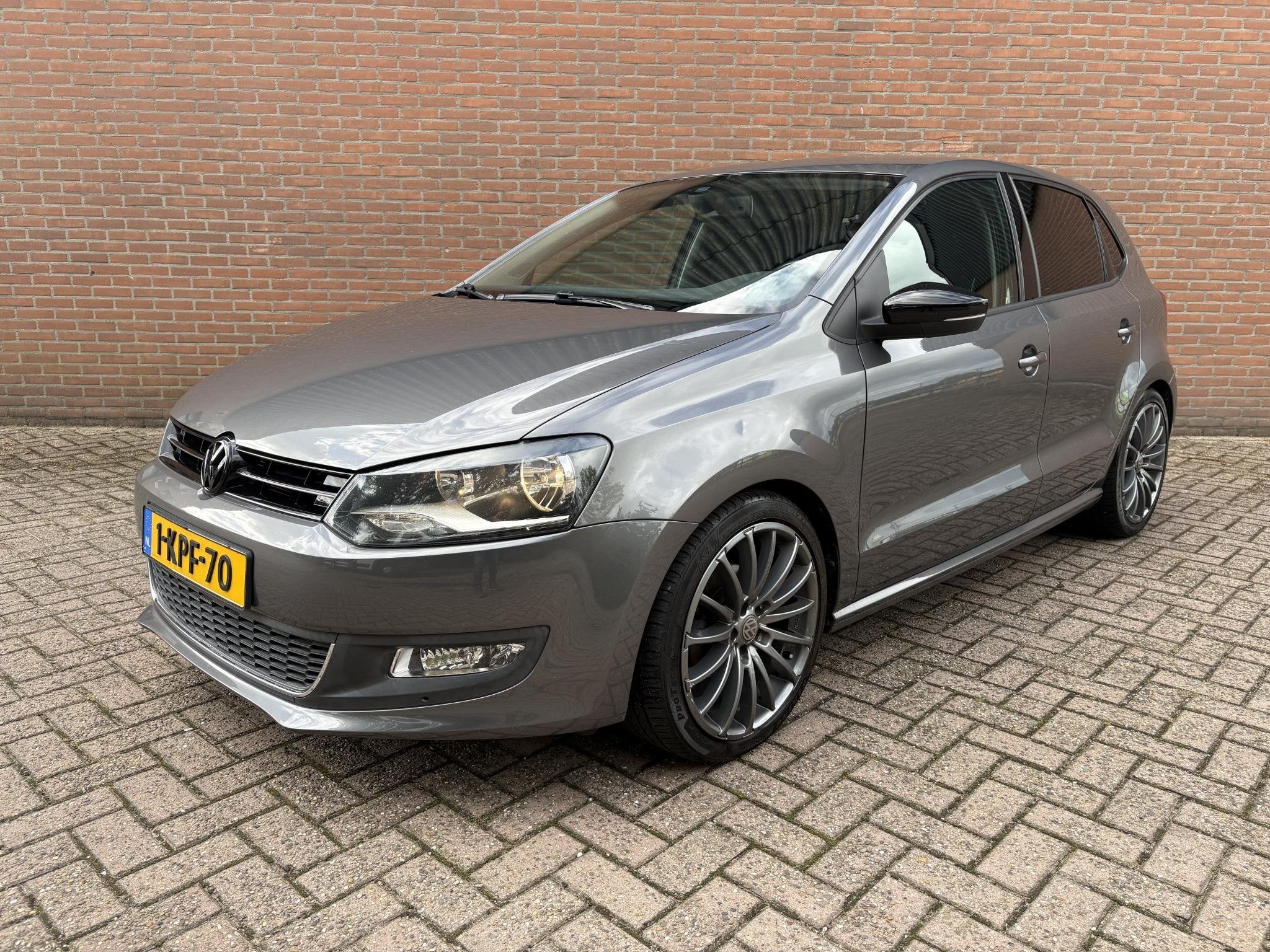 Volkswagen Polo 1.2 TSI BlueMotion Highline Edition “Stoer, Voorwielaandrijving, Euro 5, Stof, Zwart