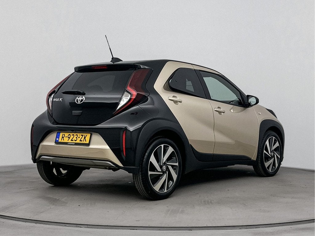 Toyota Aygo X 1.0 VVT-i MT Envy | Navigatie | JBL Soundsyste, Auto's, Toyota, 12 maanden, Gebruikt, 4 stoelen, Origineel Nederlands