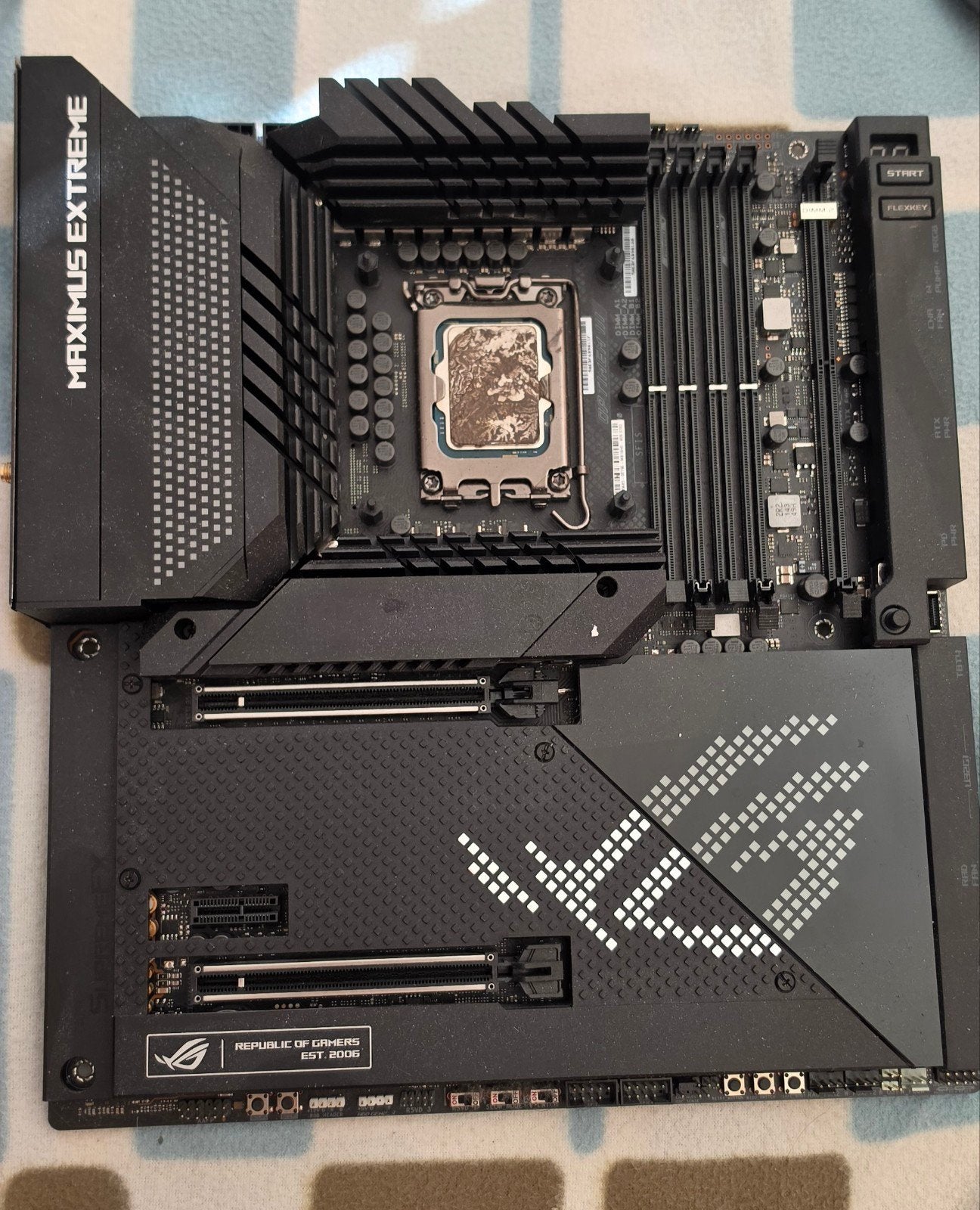 Te Koop: Intel Core i9 12900KS & Asus ROG MAXIMUS Z690 EXTRE, Computers en Software, Moederborden, Ophalen, LGA 1700, Gebruikt