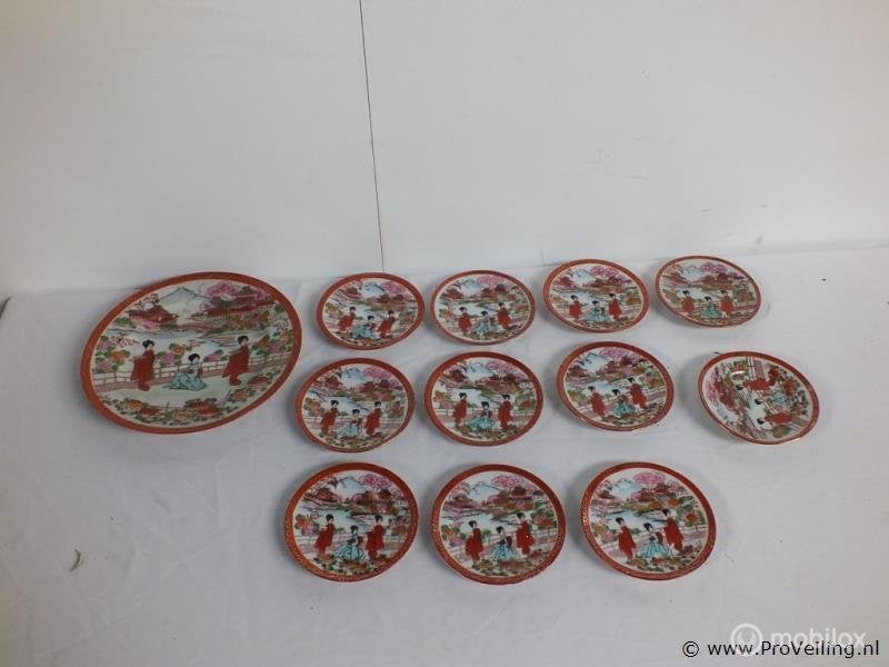 Online Veiling: 12x borden, Nieuw