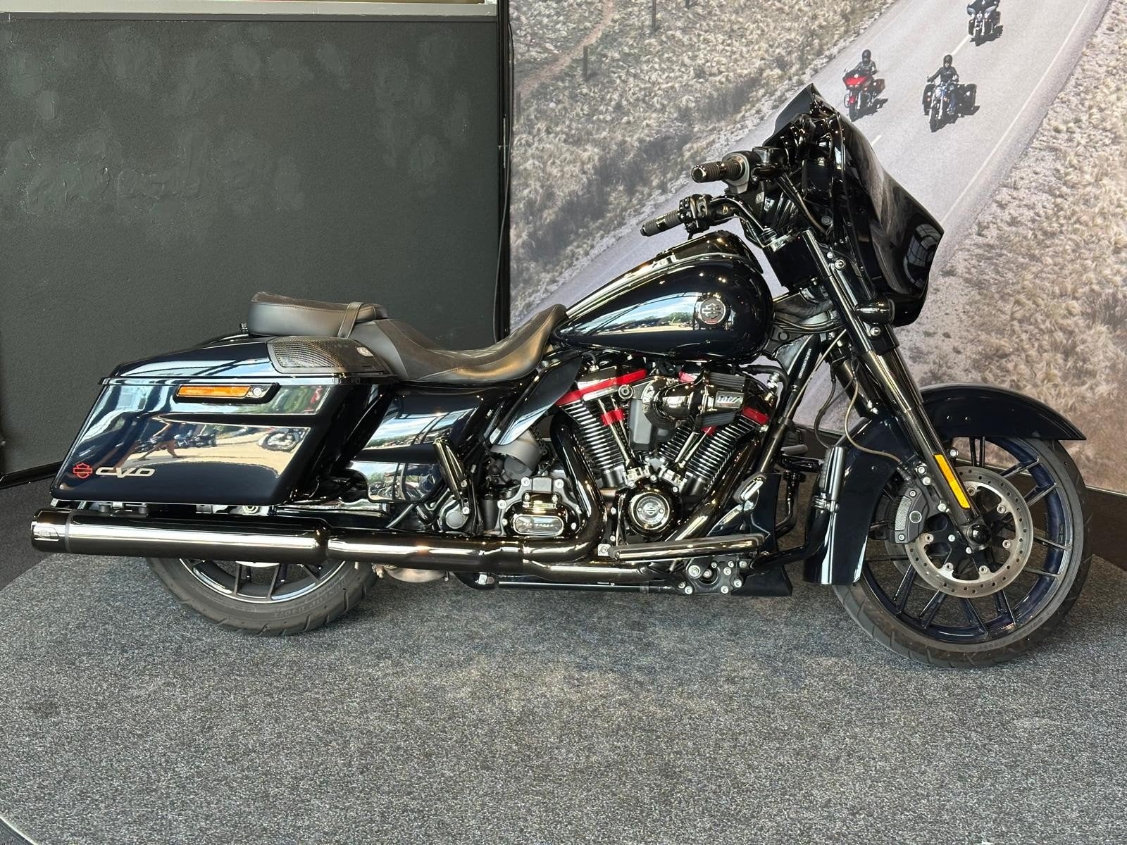 Harley-Davidson FLHXSE CVO STREET GLIDE (bj 2022), Laan van Vredenoord 33
2289 DA  RIJSWIJK, NL, Bedrijf, Overig, Sales@harleydavidsonrotterdam.nl