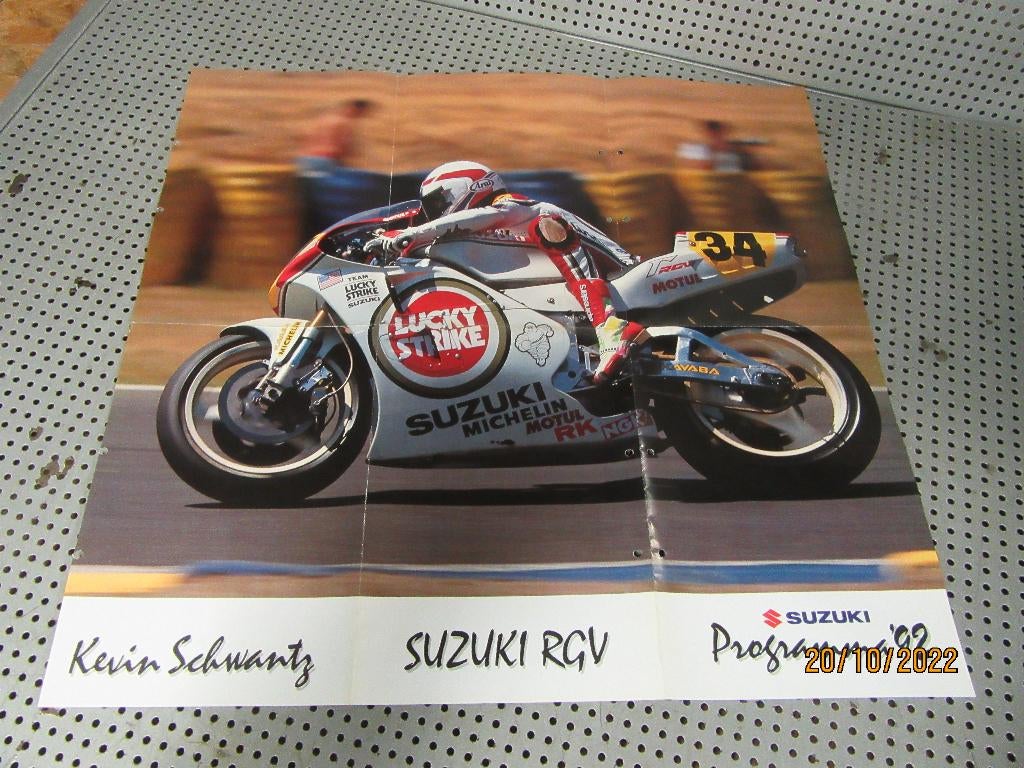 Reclame Folder Poster Suzuki o.a. Kevin Schwantz RGV DR e.a., Ophalen of Verzenden, Zo goed als nieuw, Motoren