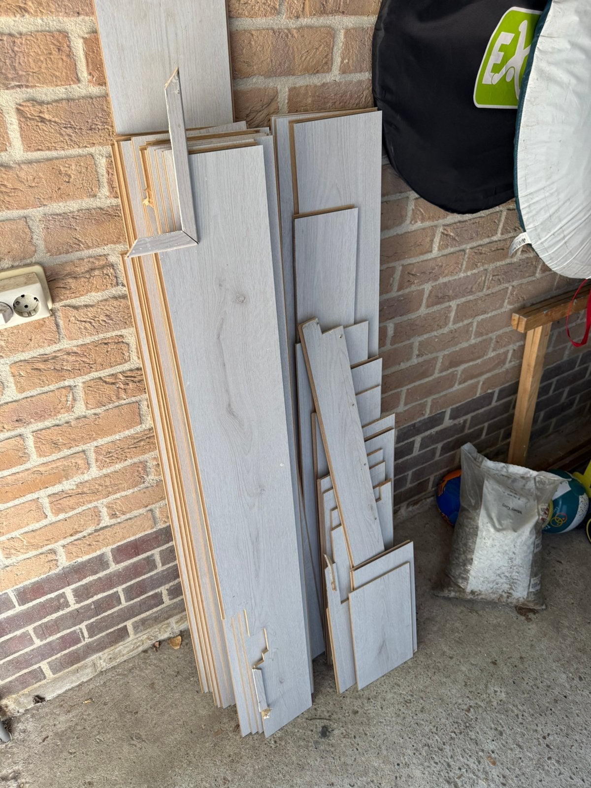 Grijs ikea tundra laminaat gratis, Ophalen, Gebruikt, Grijs, 10 tot 25 m²