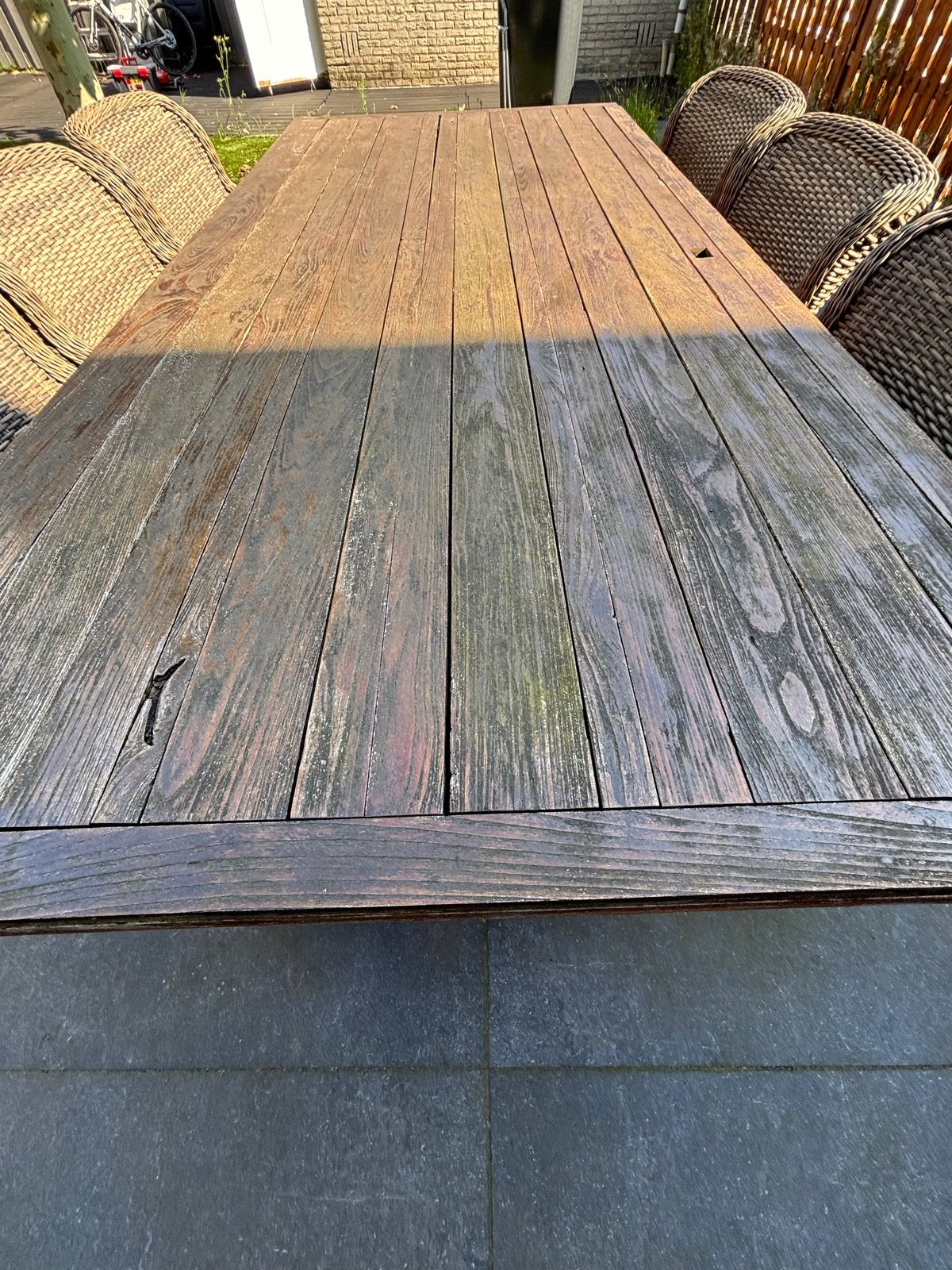 Grote Teakhouten Tuintafel met 6 Wicker Stoelen