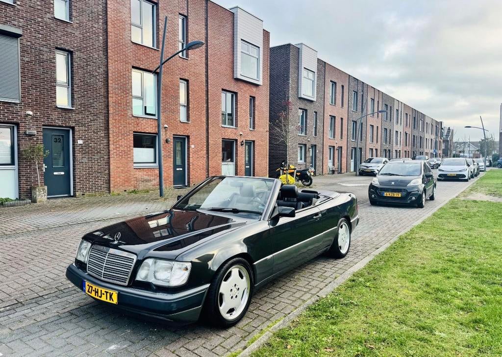 Mercedes-Benz Serie 3.0 300 Ce-24 Cabrio AUT U9 1992, Auto's, Automaat, Achterwielaandrijving, Zwart, Cabriolet