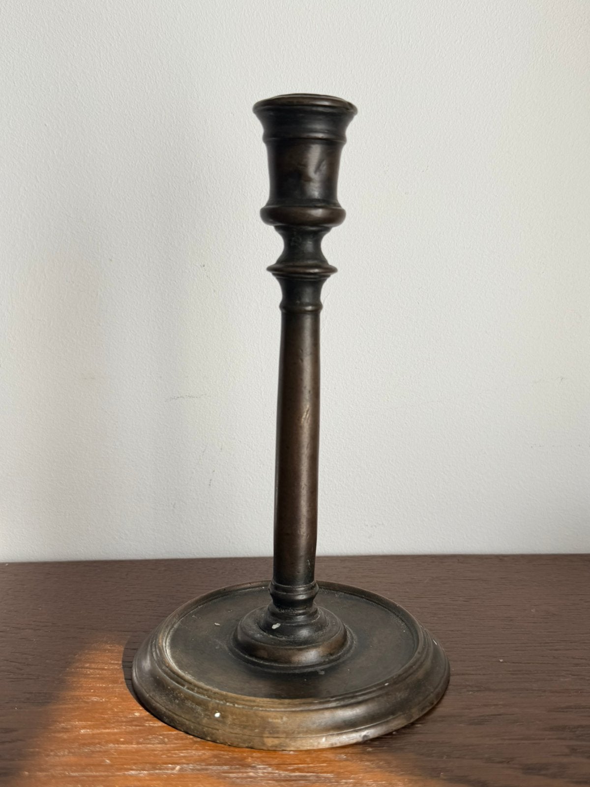 Zuid-Nederlandse messing kandelaar, 16e eeuw, Ophalen of Verzenden, Koper of Brons