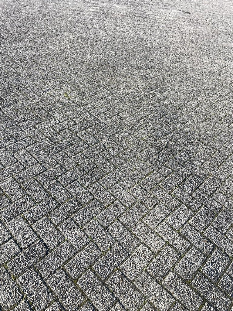 Diverse gebruikte Betonklinkers, Grijs, Grof en Nette BKK, Tuin en Terras, Gebruikt, Klinkers, Ophalen of Verzenden, 10 m² of meer