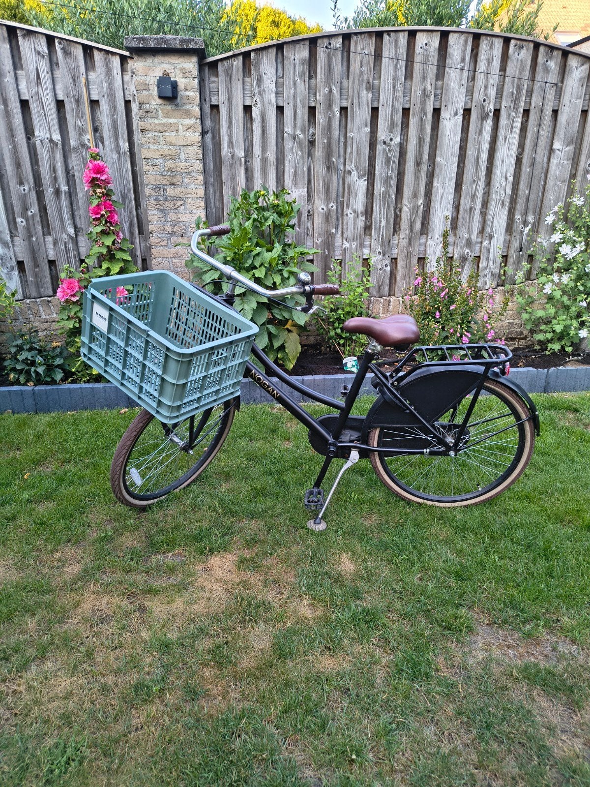 Nogan 24 inch meisjesfiets met krat, Ophalen of Verzenden, Gebruikt, 20 inch of meer, Nogan