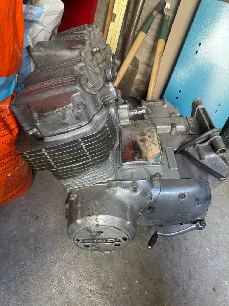 2x honda cb750 ohc motorblokken, Ophalen