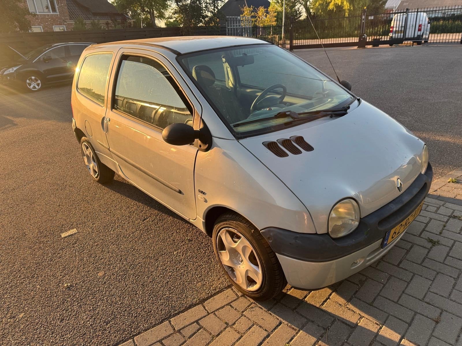 Renault Twingo 1.2 55KW Auth E3 2005 Grijs, Voorwielaandrijving, 4 cilinders, 4 stoelen, Origineel Nederlands