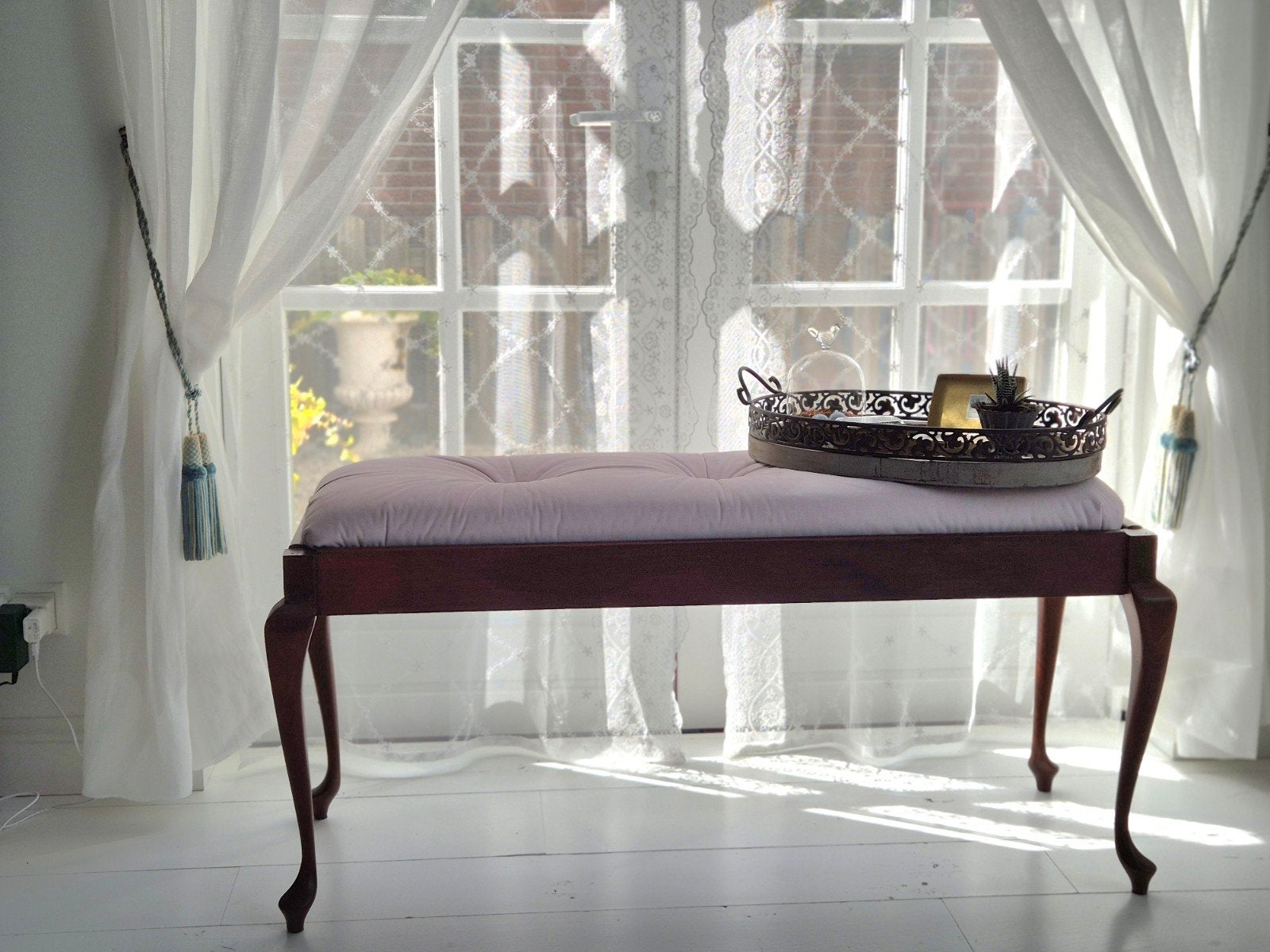 Elegant brocante bankje, Ophalen