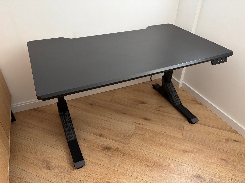 IKEA UPPSPEL Elektrisch Zit-Sta Bureau – Zwart 140x80 cm, Huis en Inrichting, Bureaus, Ophalen, Zo goed als nieuw, IKEA, Overige materialen