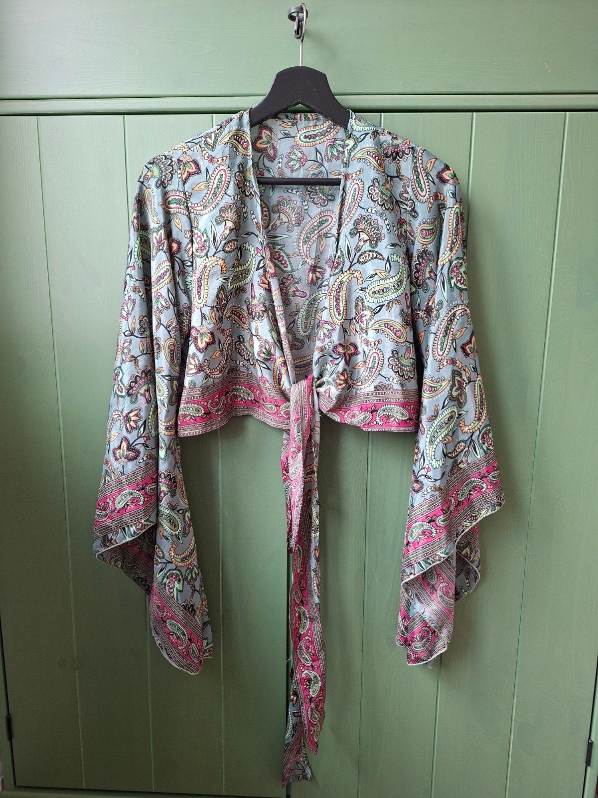 Silk croptop 70s bell sleeve - zijden Paisley wikkelblouse, Ophalen of Verzenden, Zo goed als nieuw, Groen, Lange mouw