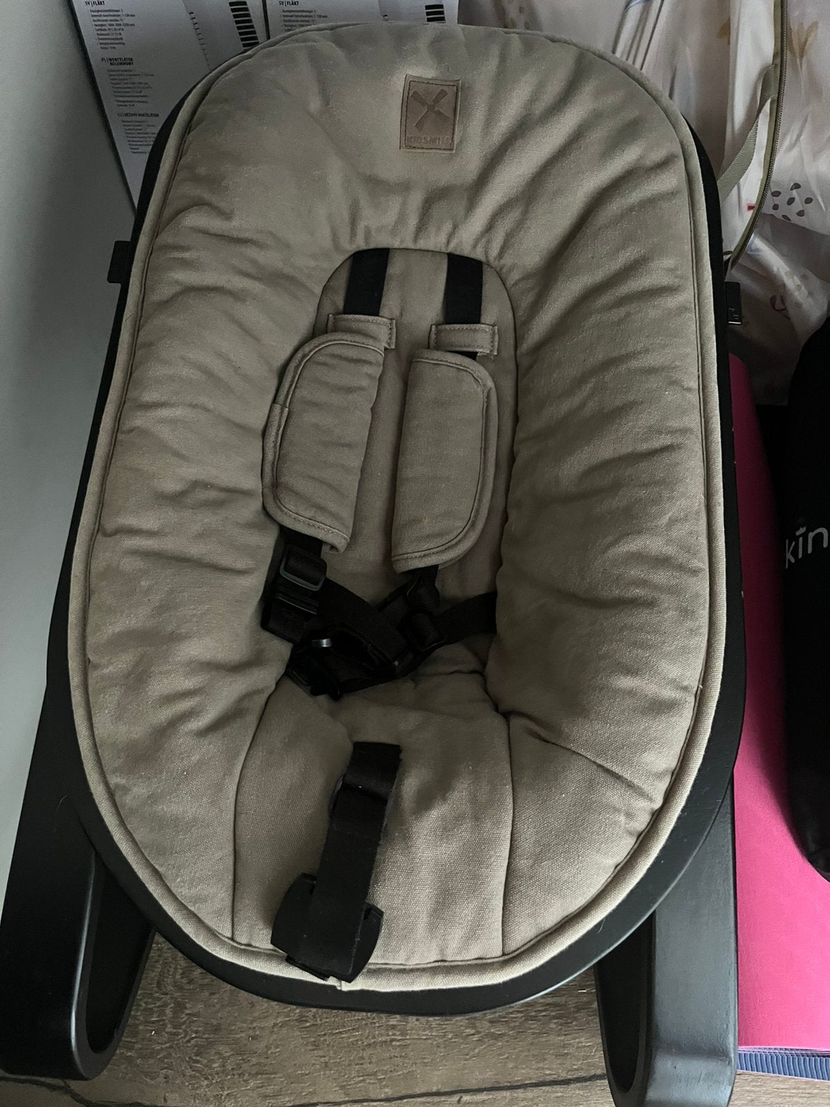 Kidsmill wipstoel zwart, Ophalen, Zo goed als nieuw, Wipstoel, Met gordel(s) of riempje(s)