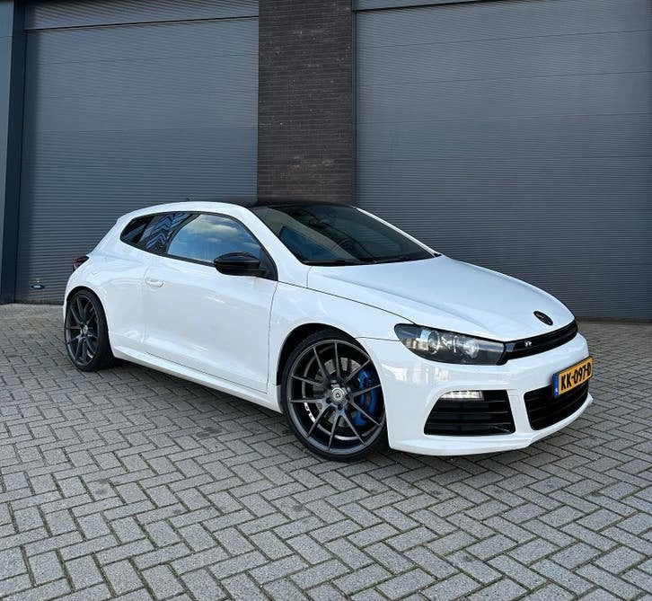 Volkswagen Scirocco R - Schaalstoelen 376Pk, Auto's, Zwart, 4 cilinders, Wit, 10 kg