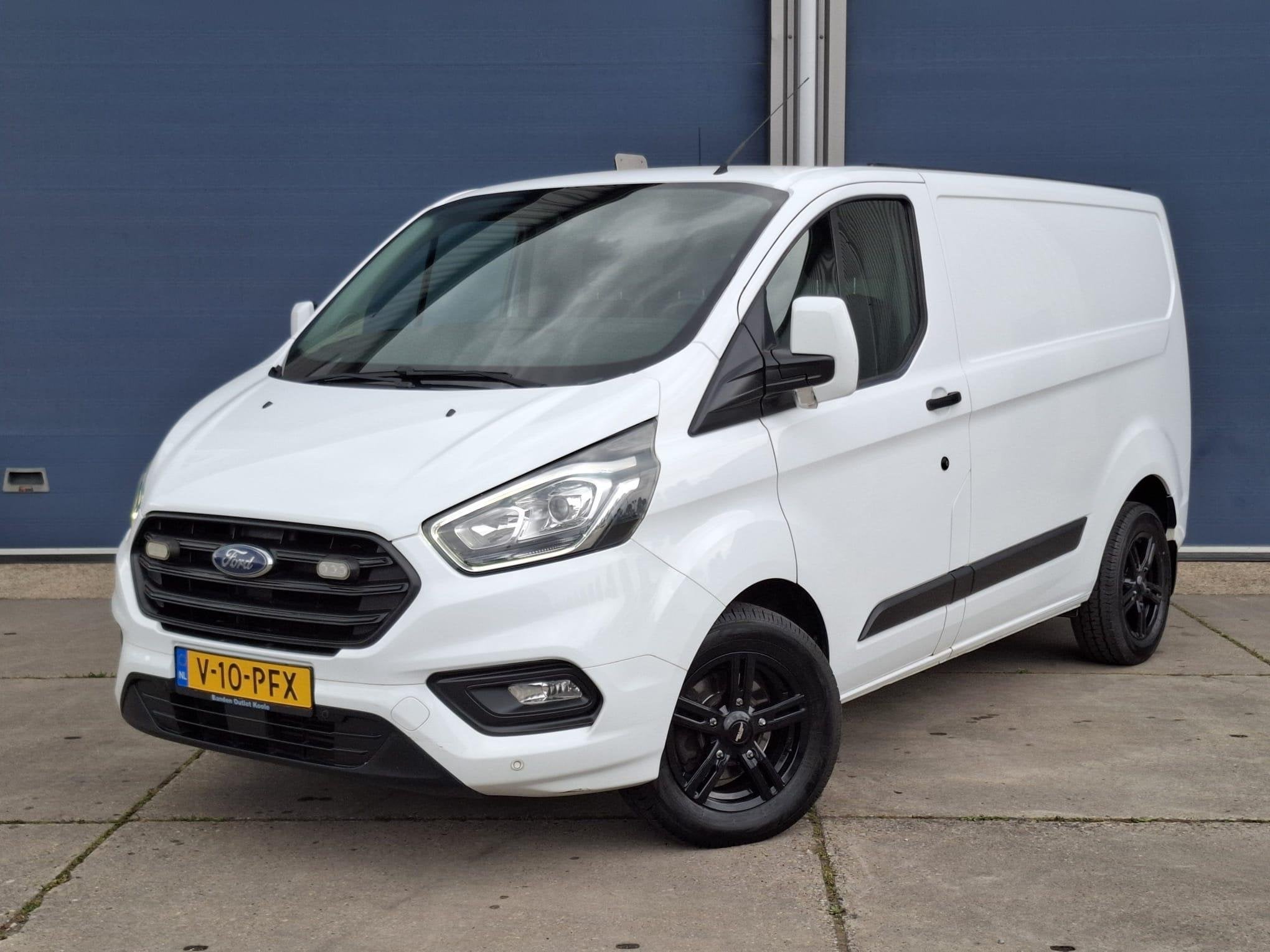 Ford Transit Custom 340 2.0 TDCI L1H1 Ambiente AIRCO / CRUIS, Voorwielaandrijving, Euro 6, 4 cilinders, 2500 kg